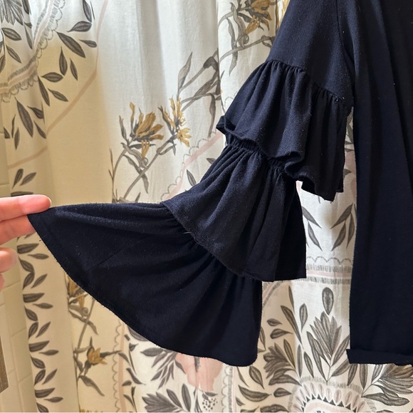 Banana Republic navy ruffle sleeve shirt XL - Picture 3 of 4